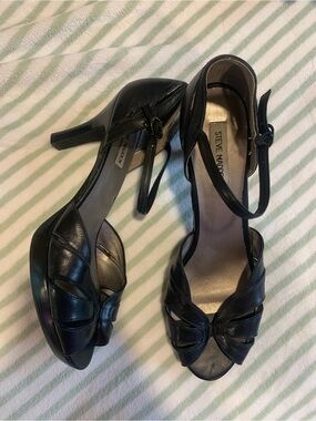 Vintage steve madden peep toe pumps